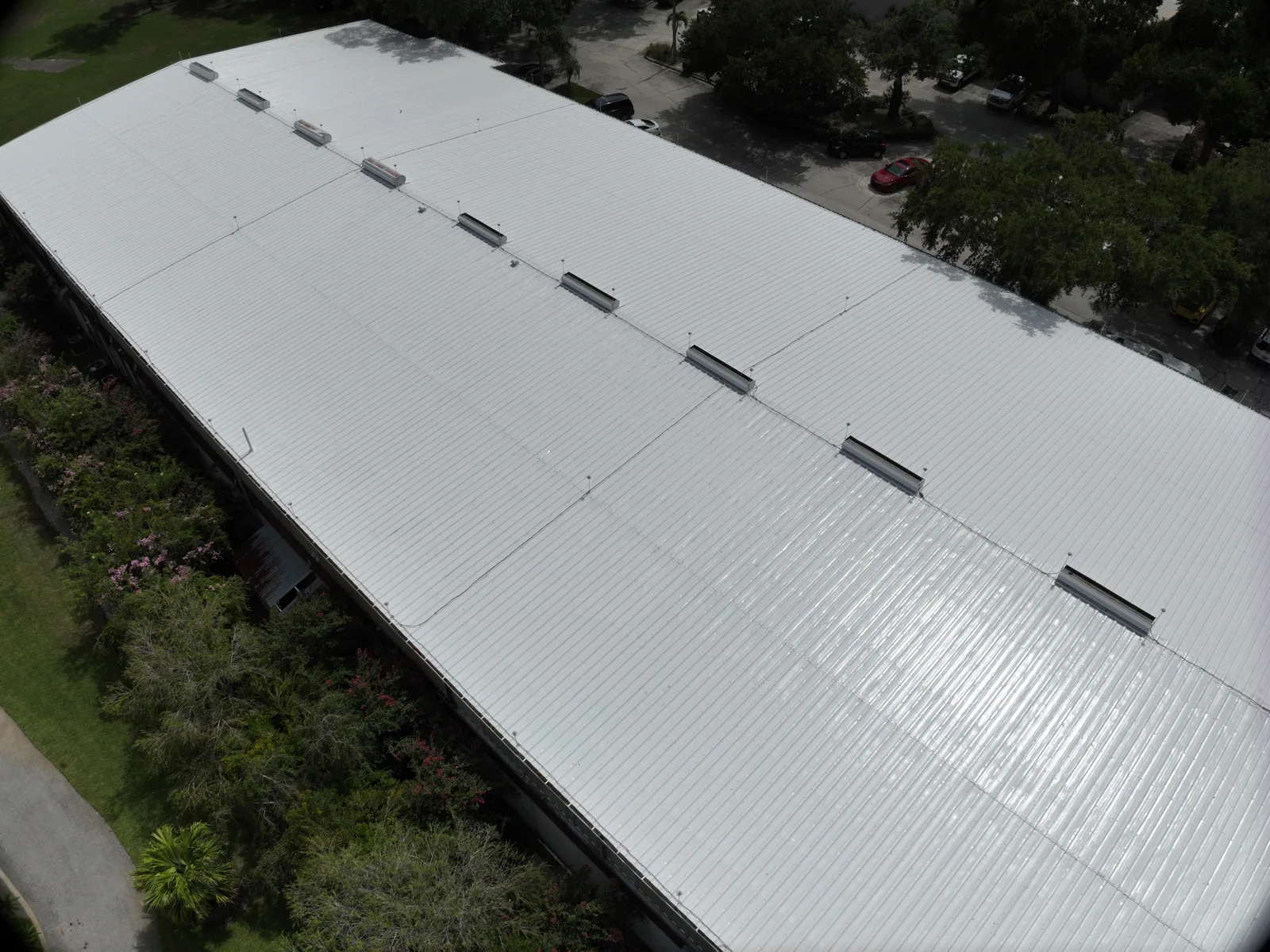 A different review angle — Another documented view helps connect the roof plane, edges and rooftop features.